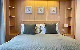 Severnside Boat And Caravan Park Gloucestershire - Caravan 1