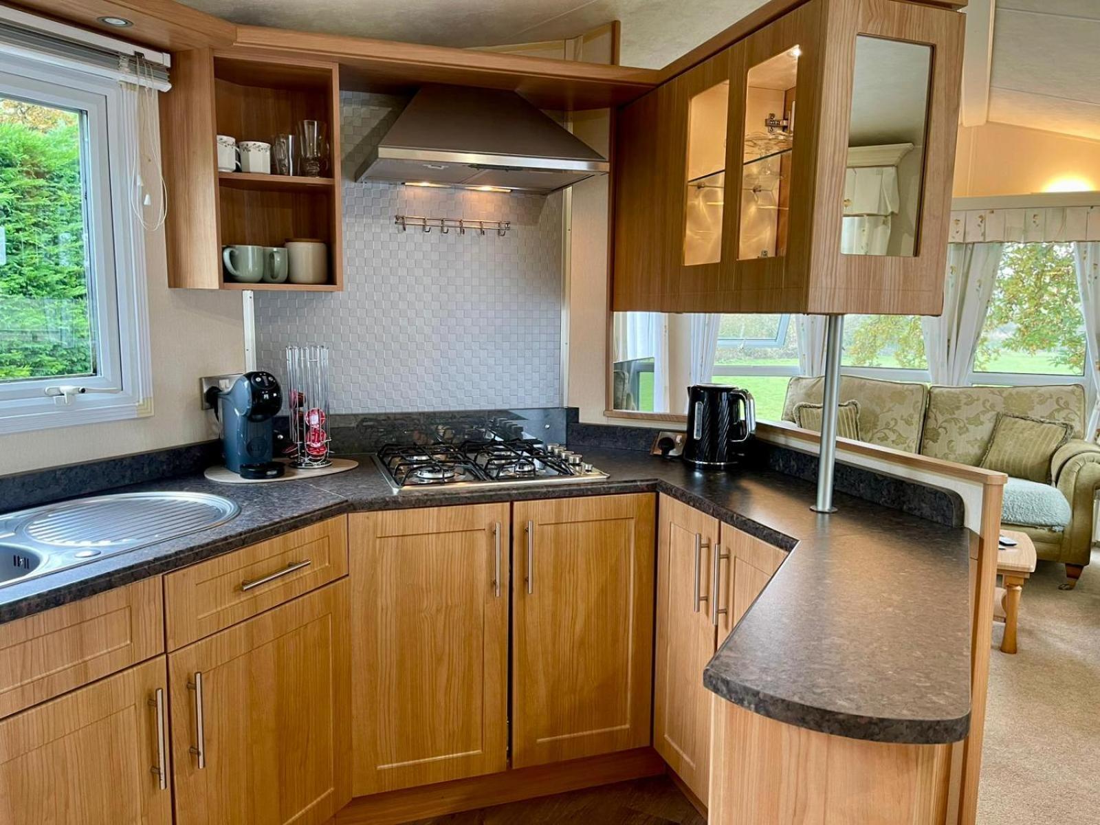 Severnside Boat And Caravan Park Gloucestershire - Caravan 1 Deerhurst Exterior photo