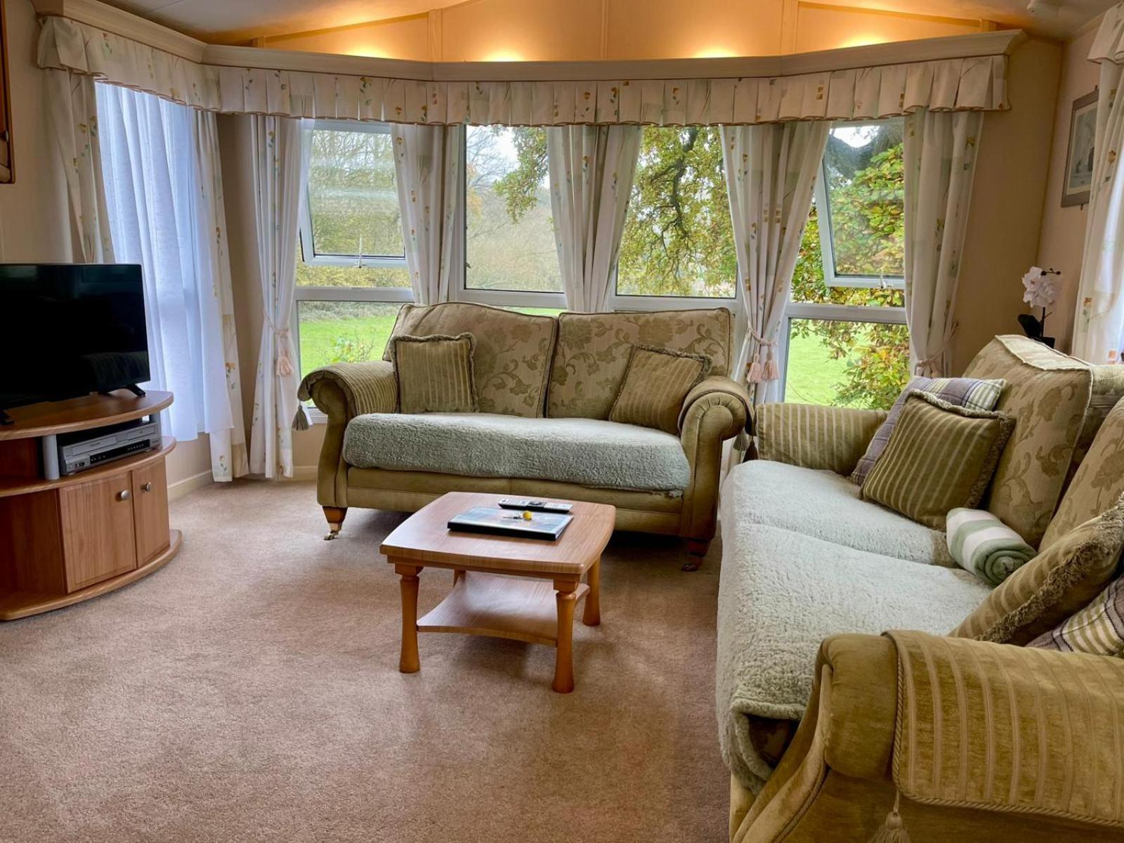 Severnside Boat And Caravan Park Gloucestershire - Caravan 1 Deerhurst Exterior photo